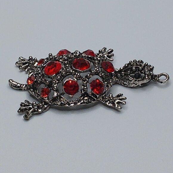 Red silver Turtle Pendant, silver color, red rhinestone, shiny crystals details - Picture 5 of 7